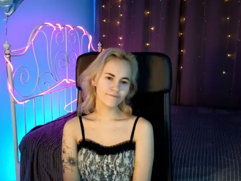 naked webcam chat model AliceHarrington