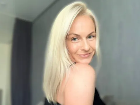 nude webcams model AliceeGrace