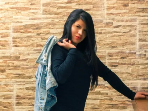 sexy webcam chat modèle AlishaGomez