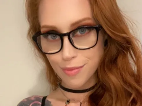 adult video chat model AllieCakes