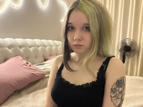 adult web cam model AmyEvanse