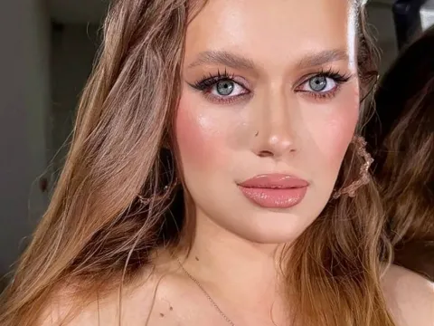 modelo de live chat ArielAprile