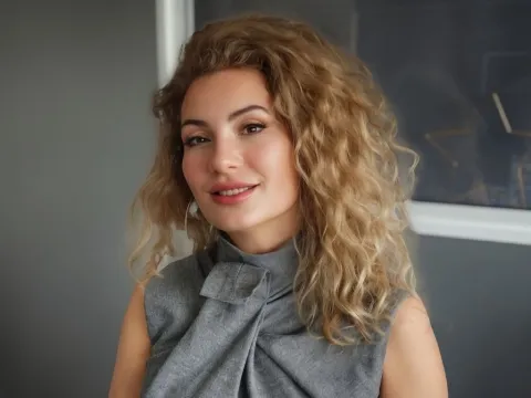 Tener un chat en directo con la modelo cámara web AurelieKamya