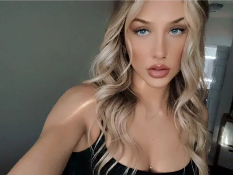 live real sex model AuroraKinn