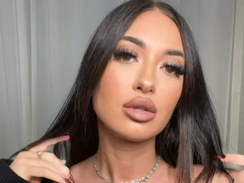 live sex talk model BellaAdeline
