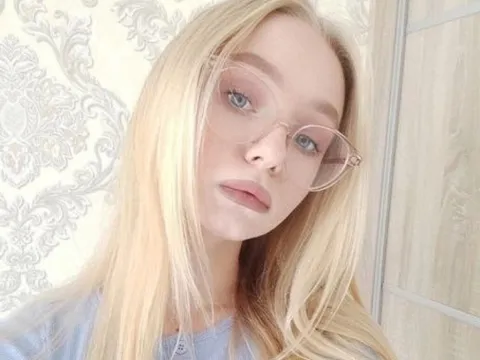 live porn model BellaBern