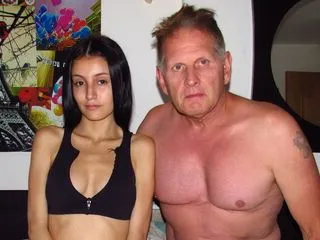 adult video chat model CamilaandCarlos