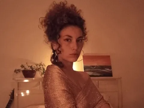 nude webcams model CoraSecret