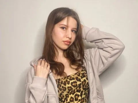 Have a live chat with webcam model DorettaEvett