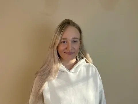 teen webcam model EarthaBeeson