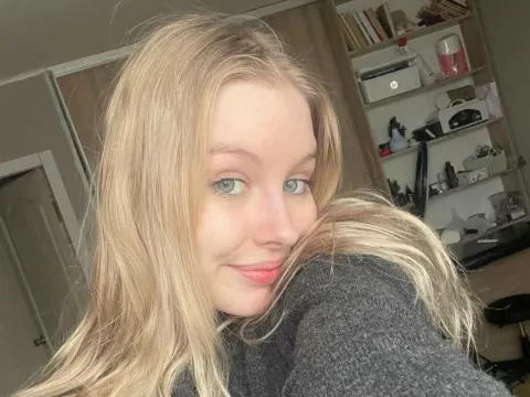 nude webcam chat model EllieHilton