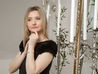 cam show model EmelyWey