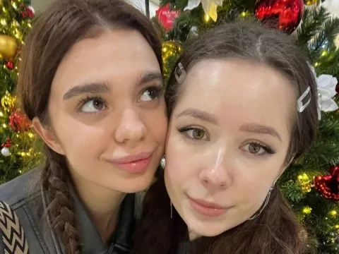 real live sex model EmilyandNika