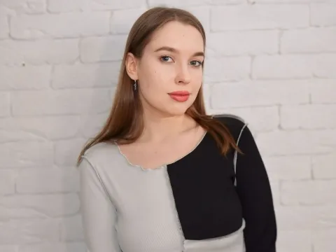Führen Sie einen Live-Chat mit Webcam-Model EmmyKey