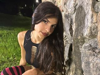 live sex cam model GiannaCarter