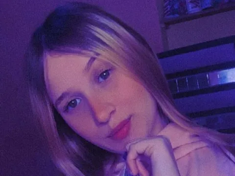 teen cam sex model GinaOlsen