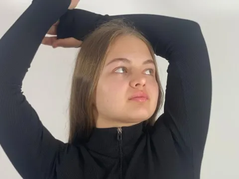 Tener un chat en directo con la modelo cámara web HildaColbourne