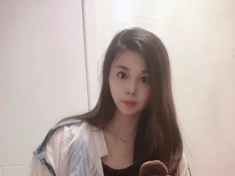 Have a live chat with webcam model JiangYunyun