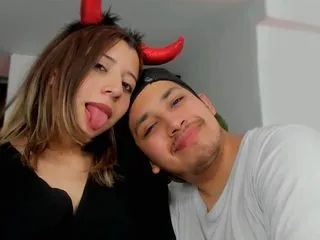 modelo de adult webcam JuliethAndAndrew