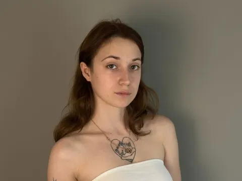 Have a live chat with webcam model KeeleyBun