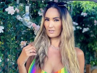 Tener un chat en directo con la modelo cámara web KerryBanks