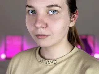 teen webcam model KittiKute