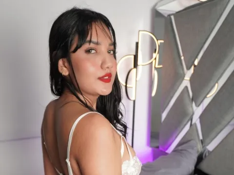 Have a live chat with webcam model KylieWes