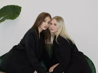 pussy licking model LunaAndEva