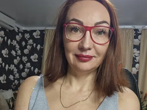Tener un chat en directo con la modelo cámara web LybavaGold