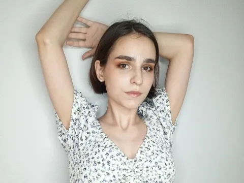 Discutez en direct avec le modèle webcam LynetCruise