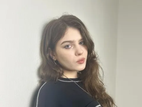 teen webcam model LynetEdwards