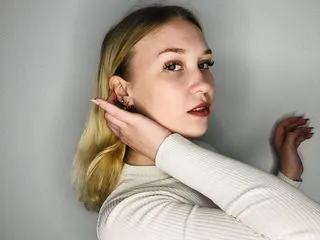 live sex model LynnCure