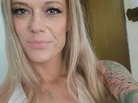 live sex woman model MaddiMarie