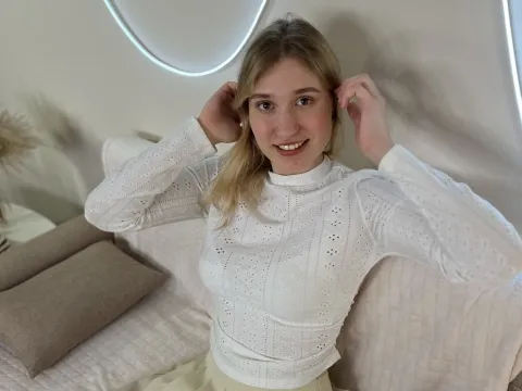 Tener un chat en directo con la modelo cámara web MaeGoreham