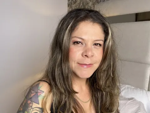 Have a live chat with webcam model MartinaFiiore