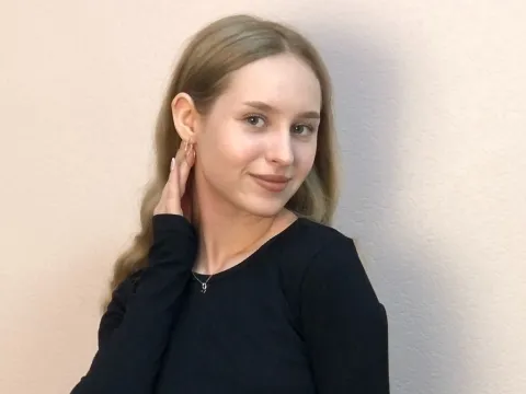 live video chat model MaureenEdman
