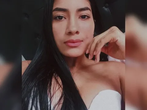 nude webcams model MiaQuintana