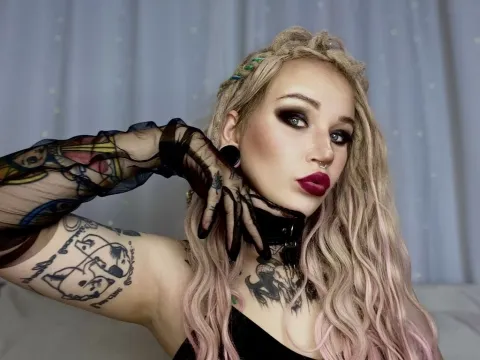 live sex cam model MiaTattoos