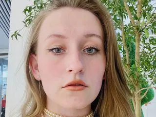 wet pussy model MonicaBigger