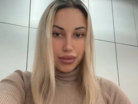 live webcam chat model NicoletaMedea