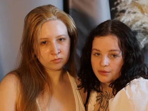 Have a live chat with webcam model PrimroseAndMildr