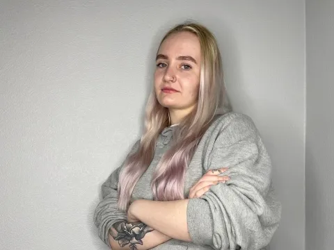 webcam sex model QueenieGateley