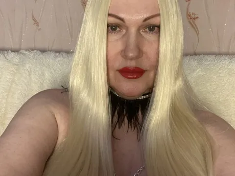 Tener un chat en directo con la modelo cámara web Renelce
