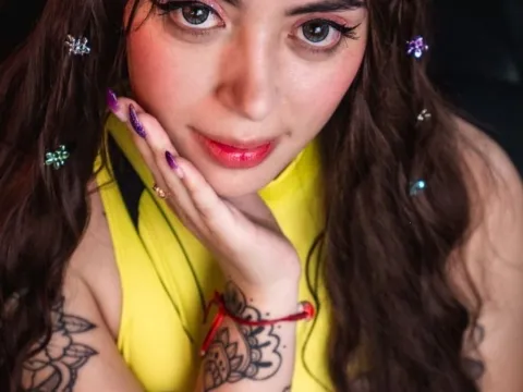 sexy webcam chat model SaraCinnamon