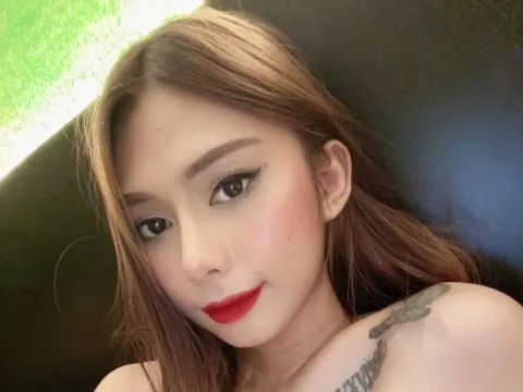 hot live webcam model ShaniaGomez