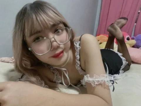 live cam2cam model ShielaGrey