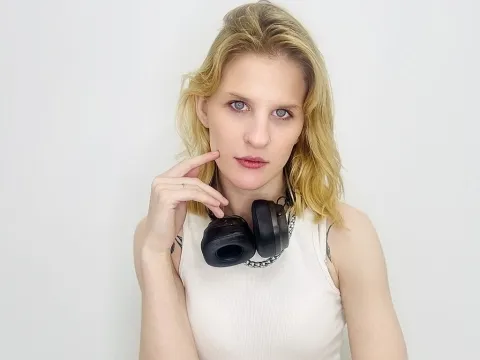 adulttv chat model SilverAmos