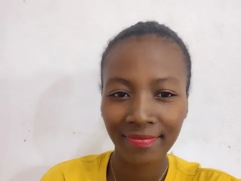 Tener un chat en directo con la modelo cámara web SoalyEvelyne