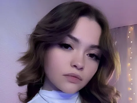 Tener un chat en directo con la modelo cámara web TiraSolenne