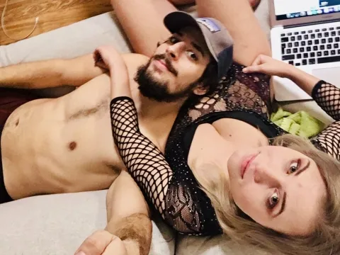 couple live sex model VivienViktor